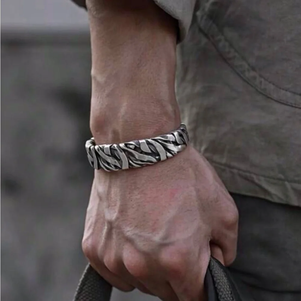 None this cuff